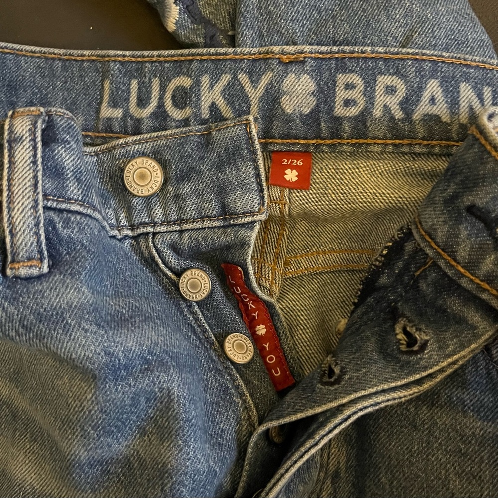 SOLD Lucky Brand 90s Loose Crop Flower Embroidered Jeans - Picture 10 of 12